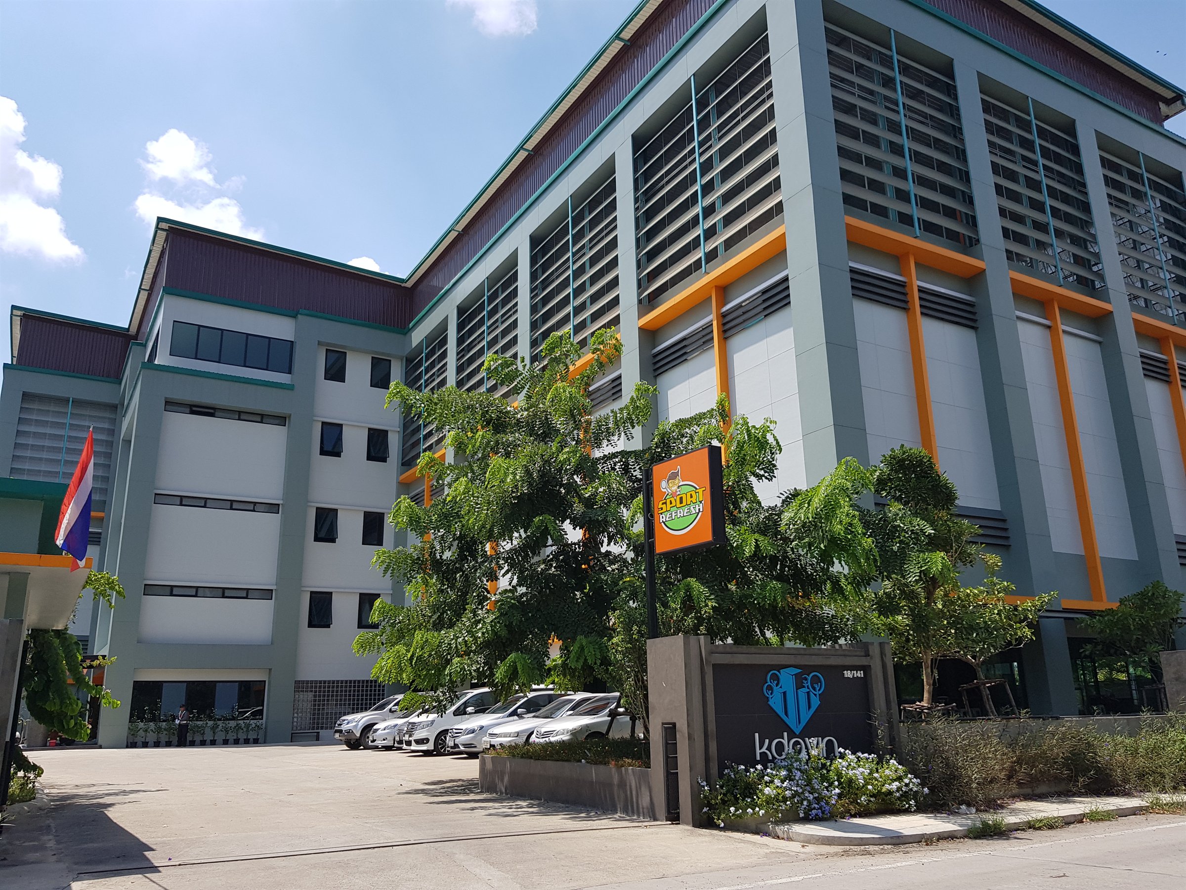อาคาร KDAVIN PROPERTY และ Sport Refresh